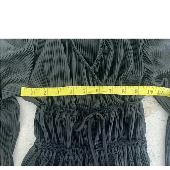 Aqua Girl 7/8 Black Fan Pleated Blouse - Picture 6 of 7